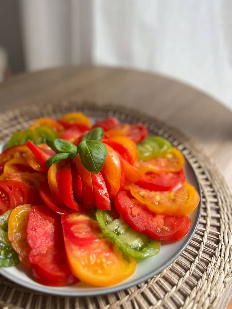 Salade de tomates Provence Alpilles : idéale pour la santé et garder la ligne